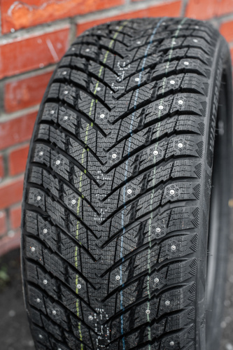 фото протектора и шины WINTERNOVA STUD II Шина ZMAX WINTERNOVA STUD II 245/45 R19 98T